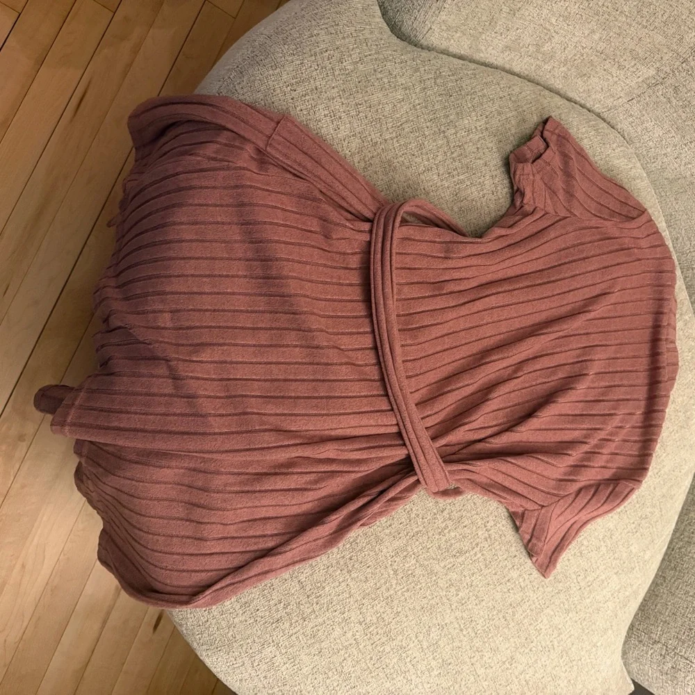 Women's Ribbed Mauve Robe - Picture 3 of 5
